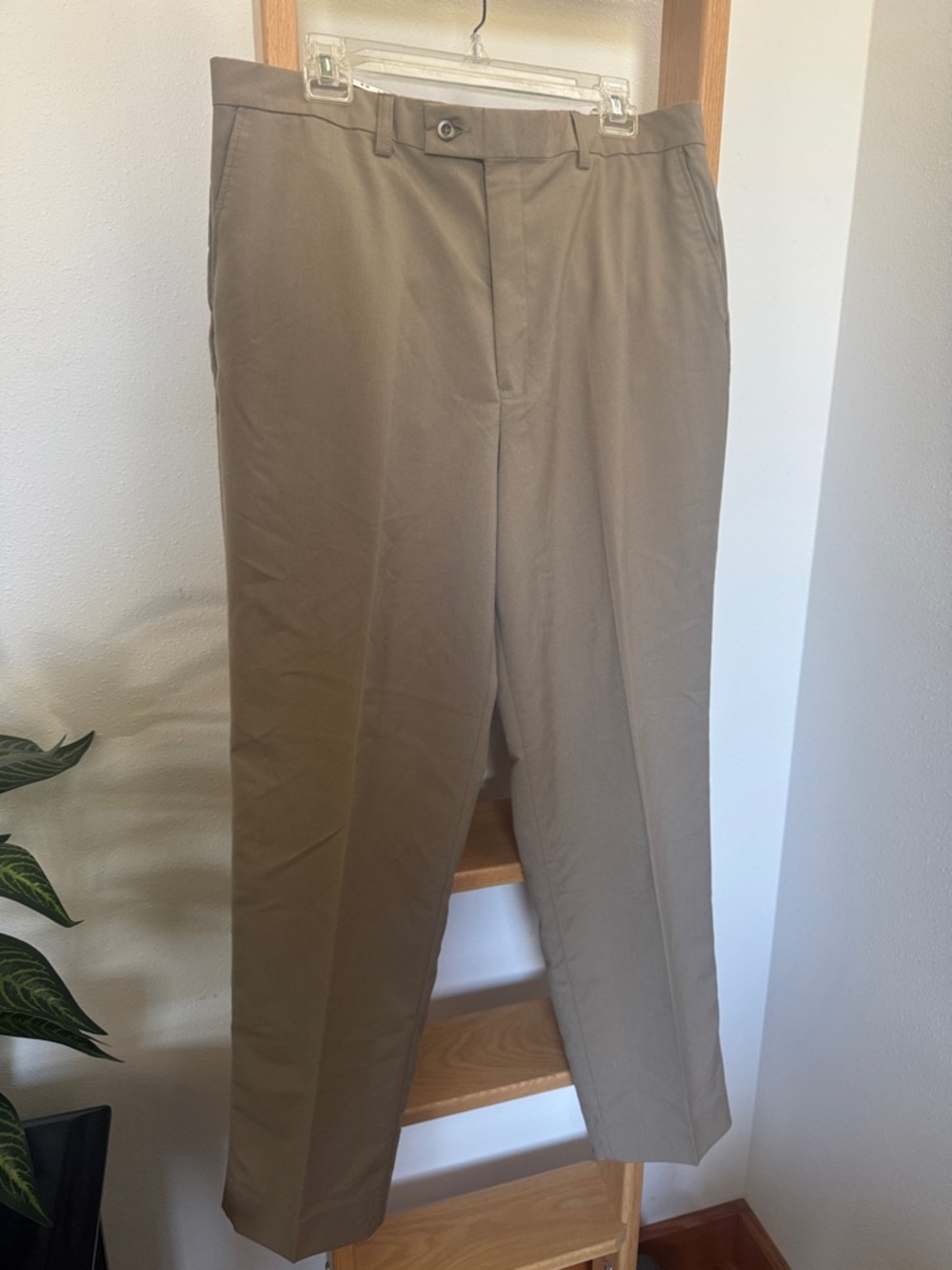 🆕 Lord & Taylor Metropolitan Men's Classic Straight Chino Pants - Khaki